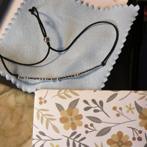 NWT NiB morse code message bracelet with gift box and card "LOVE YOU MOM" - Picture 3 of 4